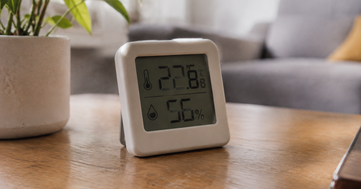 hygrometre numerique indiquant mesure humidite interieure